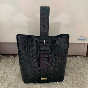 NWOT Brahmin Faith croc embossed bucket bag in black